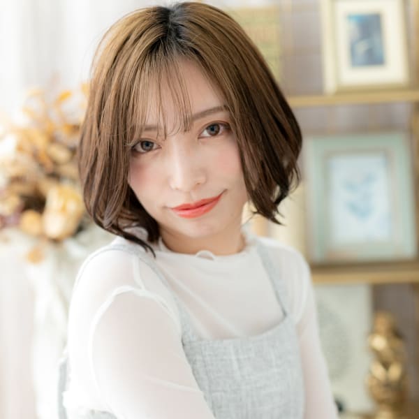 丸みフォルムオンブレ小顔くびれヘアボブルフ　カーキベージュ