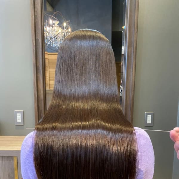 LOANAオリジナルの縮毛矯正でサラツヤヘアへ♪|LOANA ROPPONGI