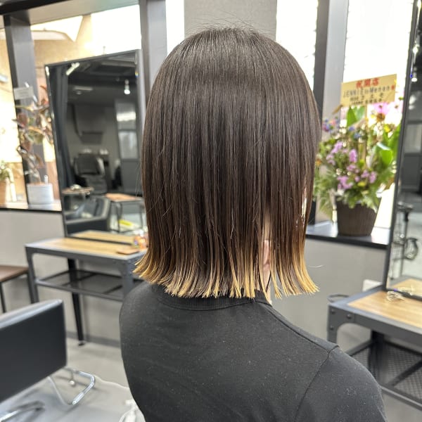 切りっぱなしボブ　グラデーション