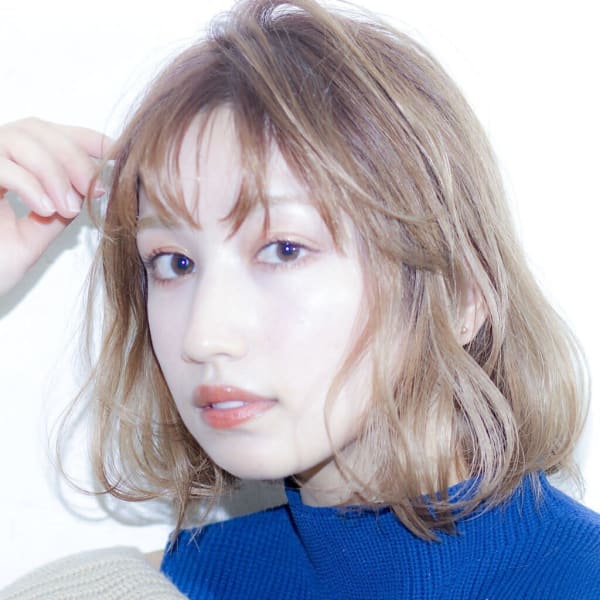 甘辛ミックスで攻める ショートボブ　ダブルカラー　前髪
