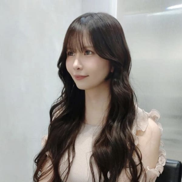 《韓国ヘア》暗髪ロング×韓国風お顔周り|tocca hair＆treatment by Rium