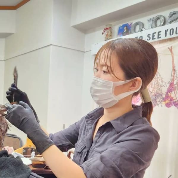 hair salon SOLO【ヘアーサロン ソロ】のスタッフ紹介。yuka
