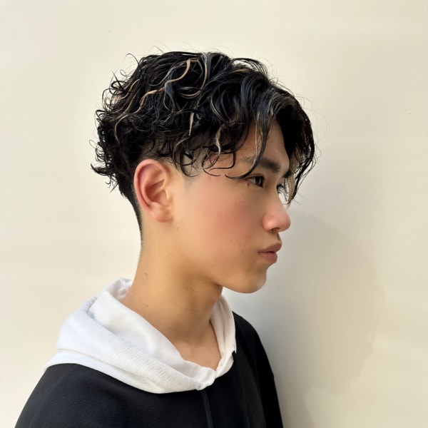 あなたの似合うがわかる! メンズパーマセンターパート