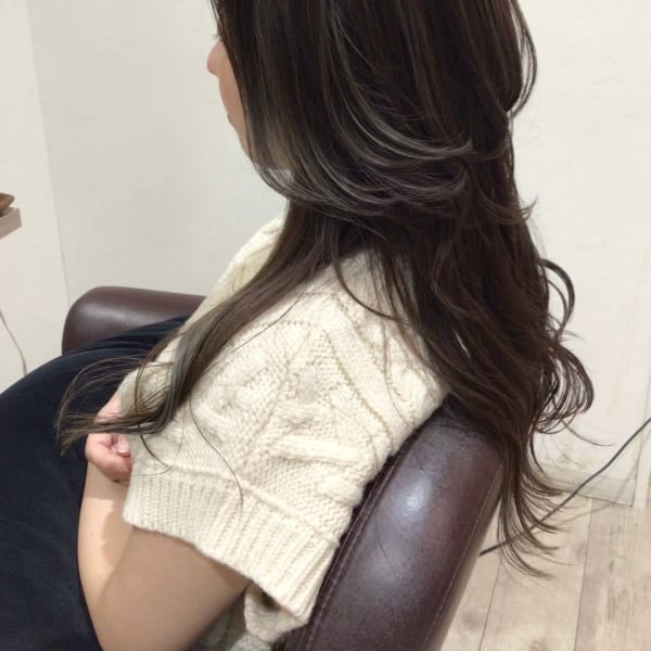 インナー＆ハイライト　ブルーグレージュカラー|LOHAS Hair ANGIE