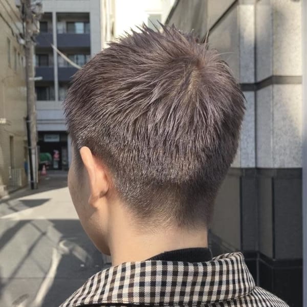 ベリーショート　シルバーベージュ　ブリーチ　ハイトーン