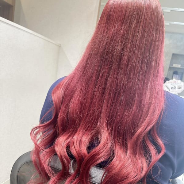 鮮やかなレッドカラー