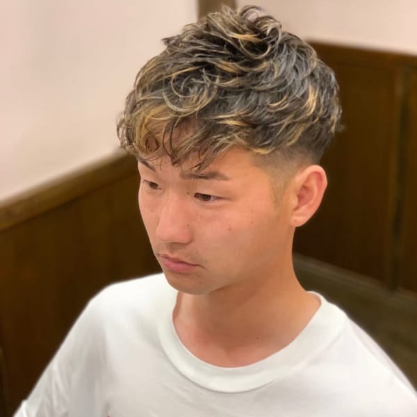 束感ツーブロックスタイル