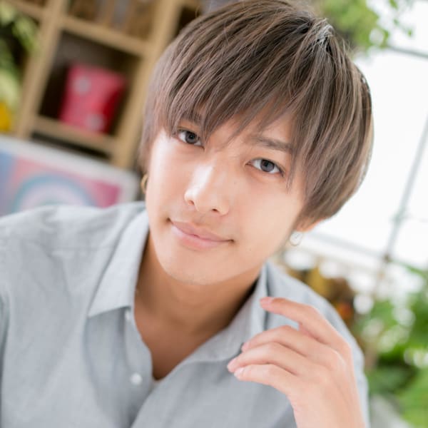 シアーグレージュ束感ショート・ネオウルフ　ハイトーンカラー|COVER HAIR bliss【カバーヘア ブリス】戸田公園/戸田公園西口店