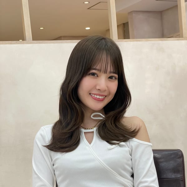 オンブレ グレージュカラー オリーブベージュ くびれミディ