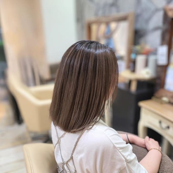 グレージュ×シャドールーツ