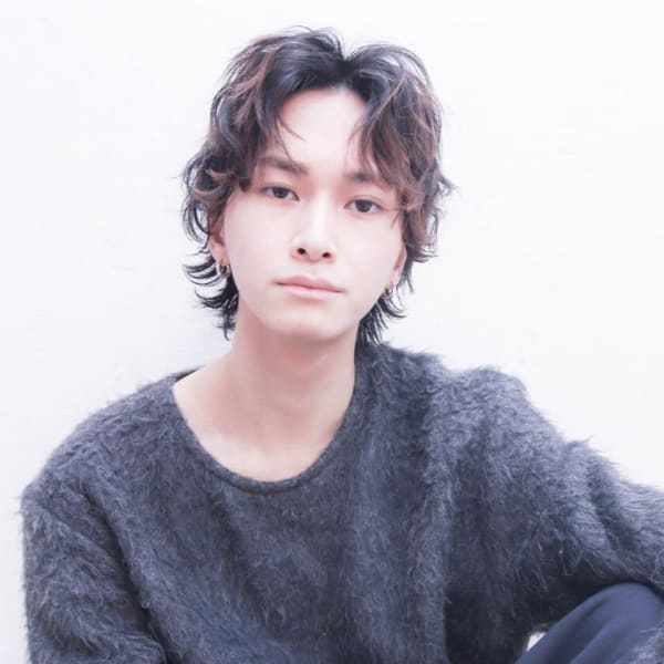 波巻きパーマ アップバング ウルフヘアー