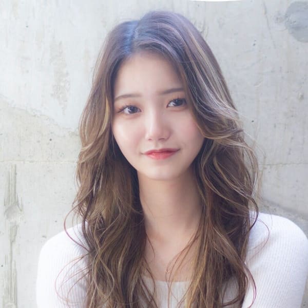 大人気エアリーロング　顔周りカット　シアーカラー　美髪