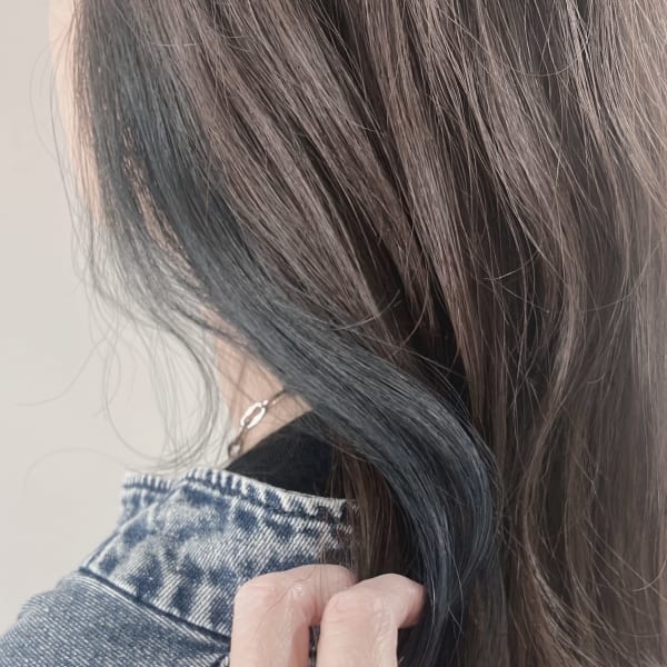 アッシュ系×インナーカラー|LOTUS hair design.