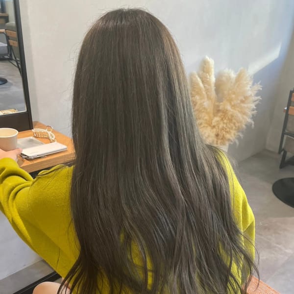 透け感カラー明るめオリーブベージュ＊ブリーチなしロングヘア