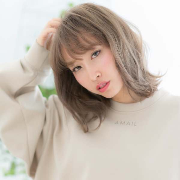 【仙台 Nelu】ホワイティアッシュ外ハネくびれヘア