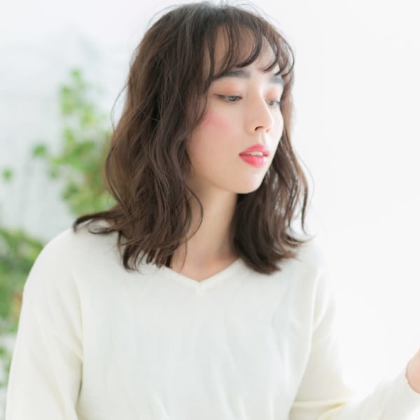 グレージュカラー×なみなみウェーブ巻き