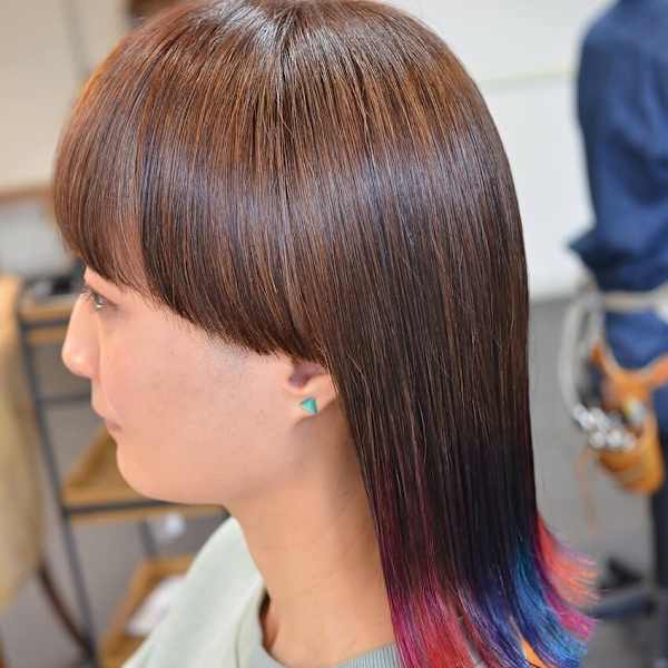 マッシュボブスタイルに裾カラー