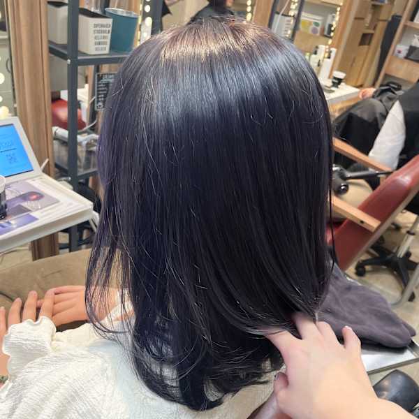 深めのパープルカラー