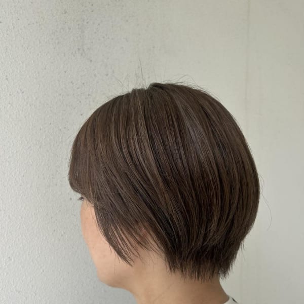 ふんわり丸みショートボブ くびレイヤー 前髪あり |Nico by KENJE