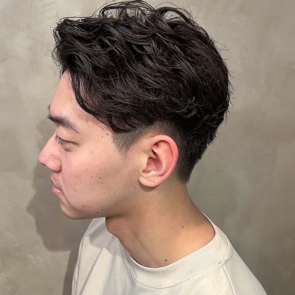 アップバング　ナチュラルパーマ　束感　ツーブロックショート|完全個室 THIS IS BARBER 3rd