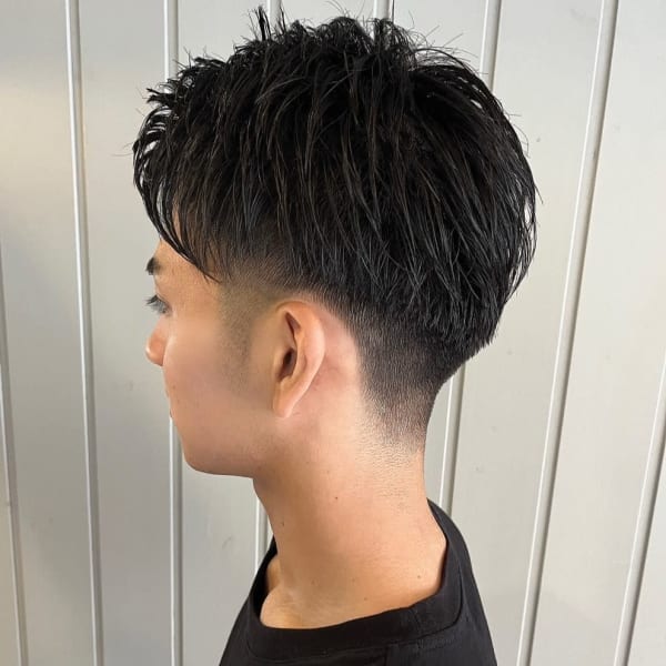 刈り上げショート　束感スタイリング　ビジネス　爽やか