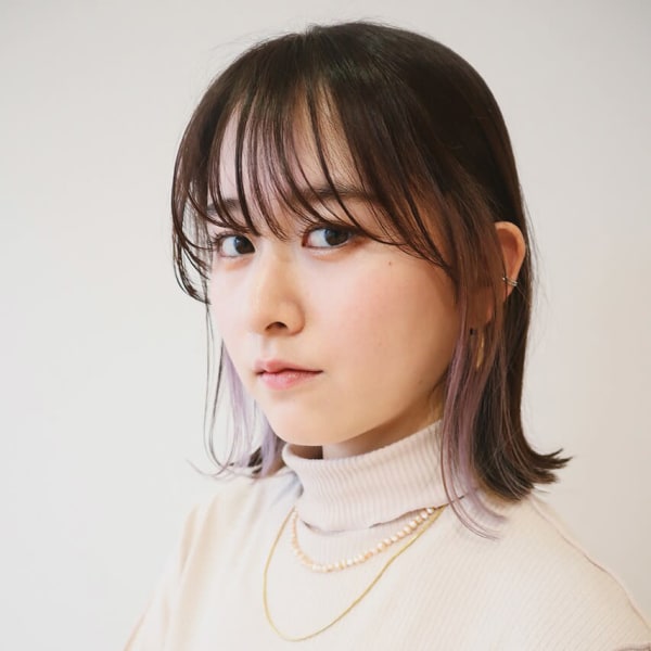 きりっぱなしボブ/イヤリングカラー