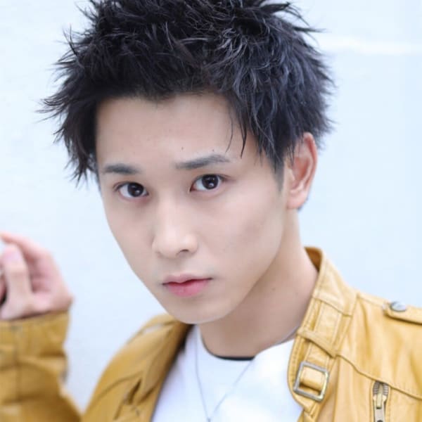 スパイキーショート ツーブロック 刈り上げ アップバング