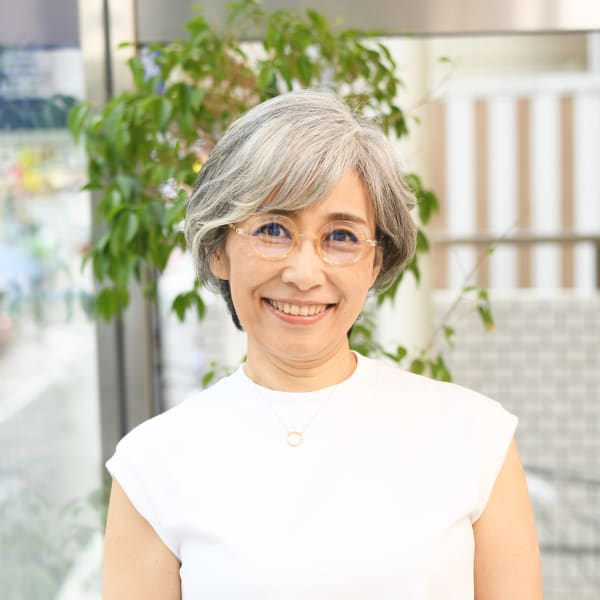 【えがお美容室 奈良店】50代60代から◎グレイヘアショート