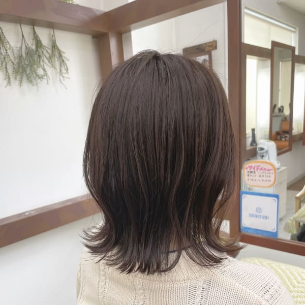 外ハネスタイル