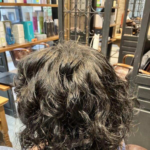 個性的ふんわりパーマ