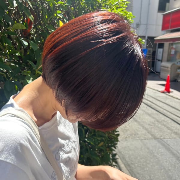 暖色カラーチェリーピンク＊ボルドーカラー丸みショートヘア