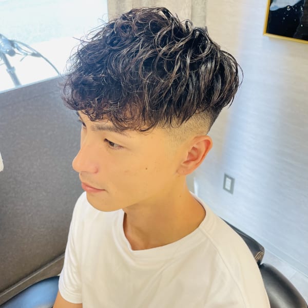 スペインカール×フェード|UNTRACE－BARBER SHOP－