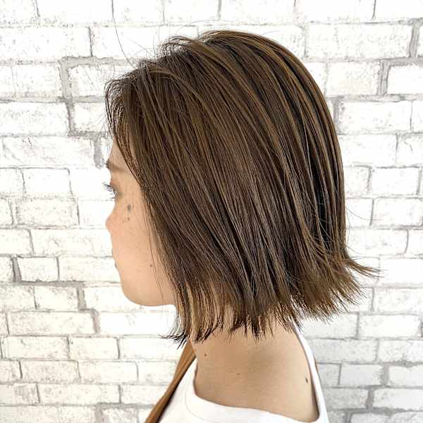 切りっぱなしボブ　イルミナカラーマットアッシュ