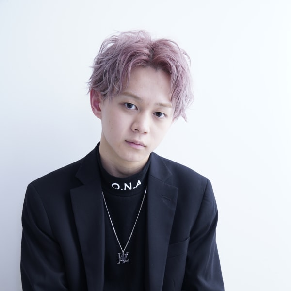 センターパートアップバング