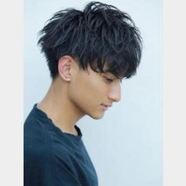 黒髪ツーブロック刈り上げマッシュ メンズサロン 熊本上通