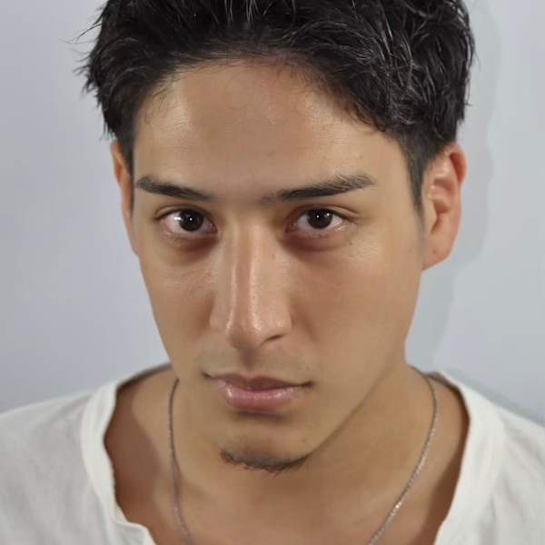 メンズショートビジネスツーブロックセンターパートフェード
