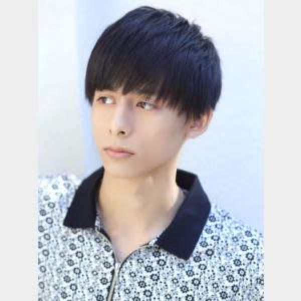 オイル仕上げマッシュ 黒髪ツーブロック刈り上げ上通