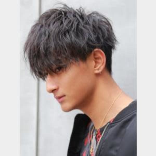 ツイストスパイラルツイスパ前下がりマッシュ 黒髪