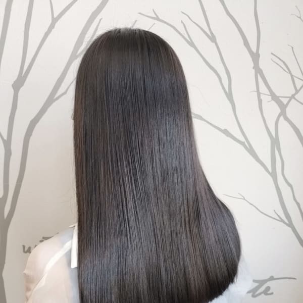 オリーブベージュ