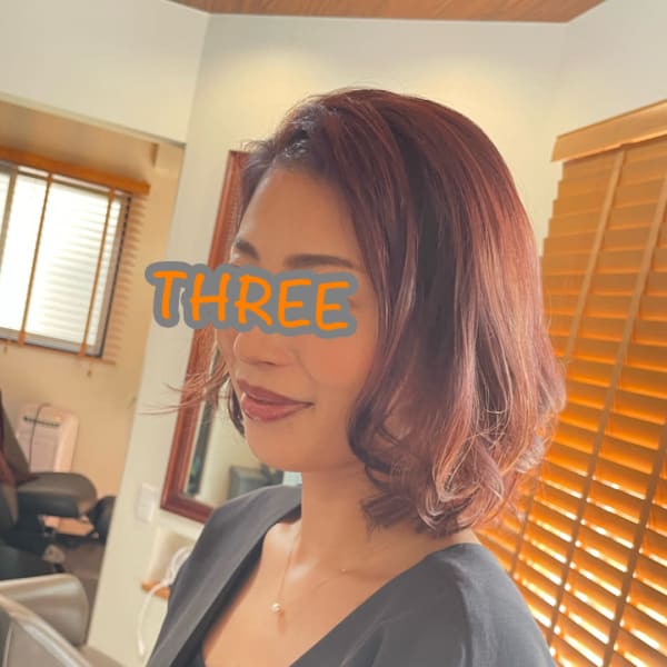 レッドブラウンの大人フェミニンボブ