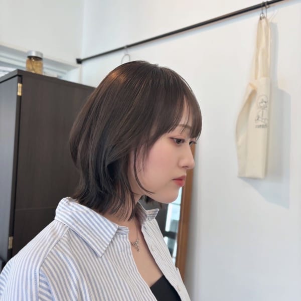 韓国くびれレイヤーボブ×オリーブグレー