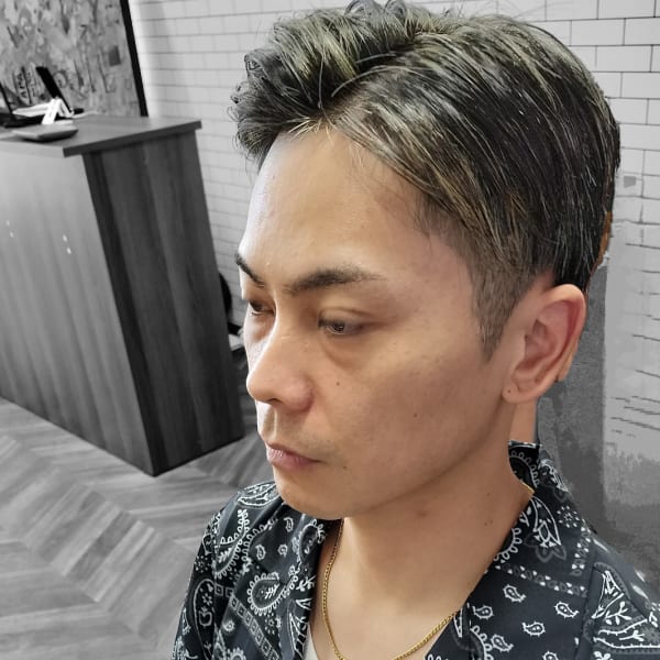 ハイライトメッシュカラー+ツーブロック|THE CUT