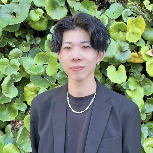 La Bless 大阪梅田サロン[LINKS前]【ラ ブレス オオサカウメダサロン】のスタッフ紹介。八原　数馬