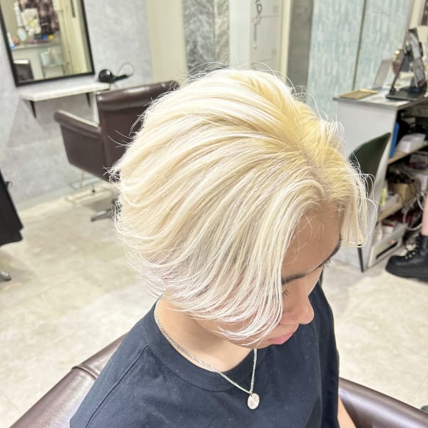 メンズブリーチ ホワイトカラー センターパート