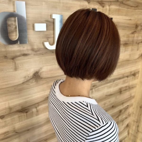 まるみショートボブ×白髪ぼかしハイライト