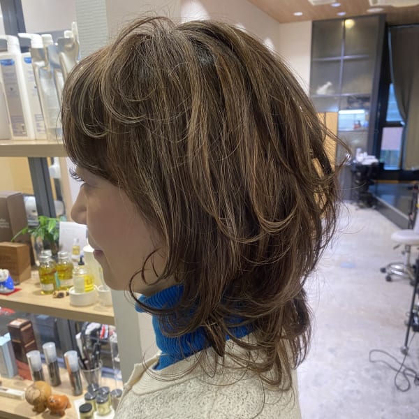 【オーガニック白髪ぼかし】ハイライト×ミディアムレイヤー|R hair natural & organic salon