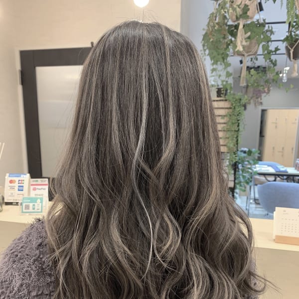 【VERBENA】ハイライトカラー/透明感グレージュ|VERBENA hair design