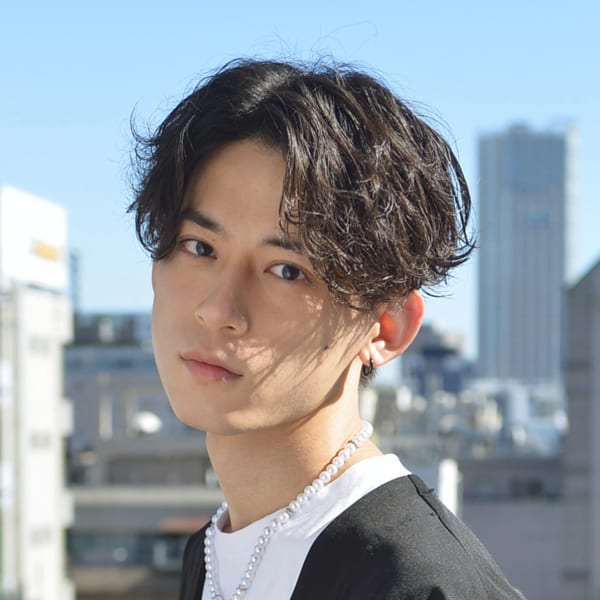 センターパート×軽やかなパーマヘア|【全席半個室】髪質改善×ヘッドスパLaLarOomo 渋谷公園通り店【ララルーモ】