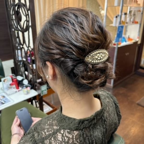ヘアアレンジ【シニヨンスタイル】