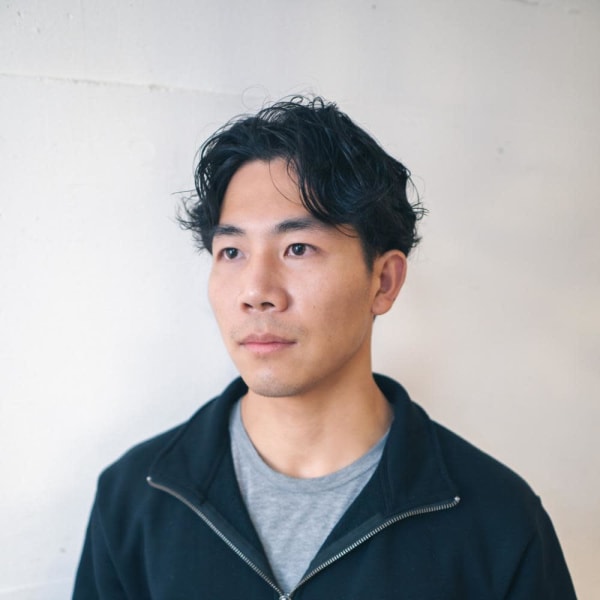 相性抜群◎センターパートとパーマ【e's 諸星】|e's(イーズ)中目黒